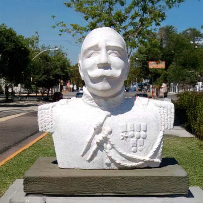 Gral. Enrique Luzuriaga 